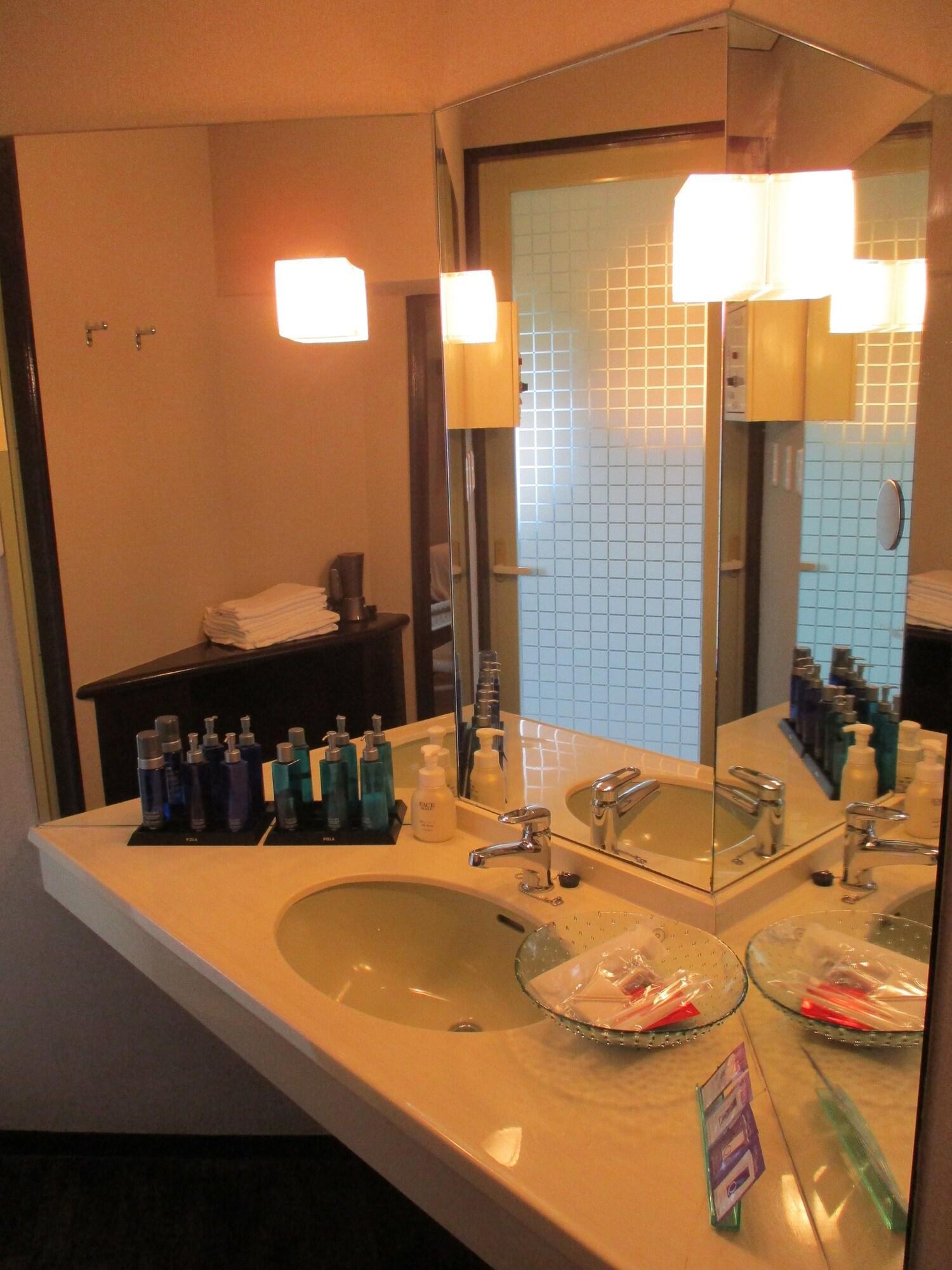 Rycom Crystal Hotel Окинава Экстерьер фото