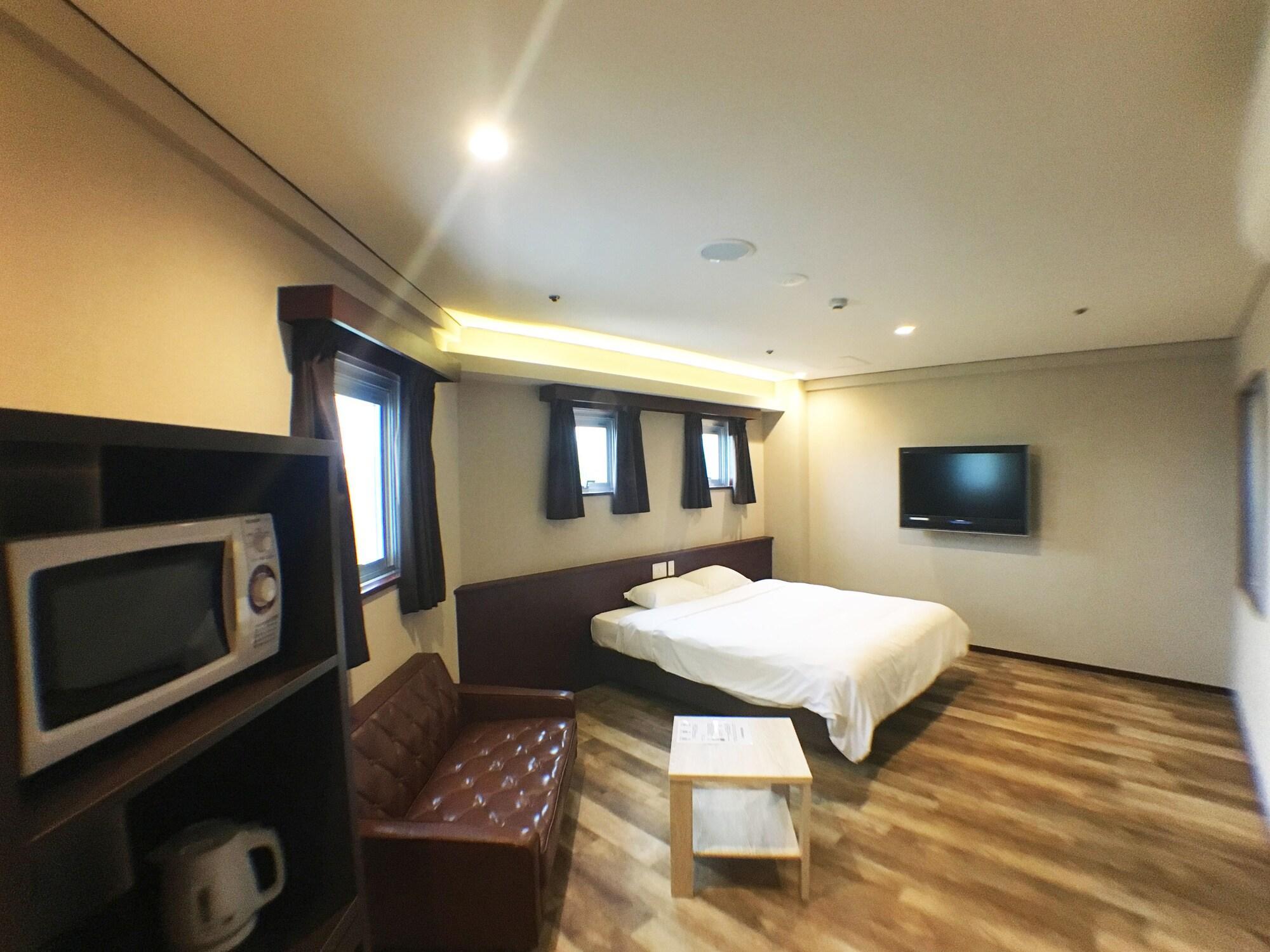 Rycom Crystal Hotel Окинава Экстерьер фото